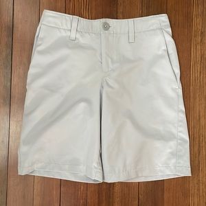 Boys Under Armour Gray shorts. Size 10.